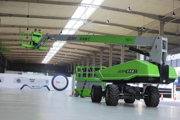 Building  Self Propelled Boom Lift 27m Extended Manlifts Aerial Work Platform
