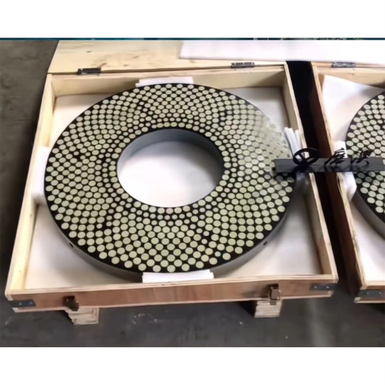 Superabrasive CBN Diamond Grinding Wheel Xinrui Centerless Wheels with Vitrified Bond