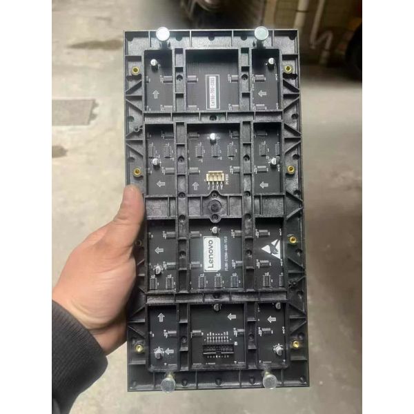 3840Hz Seamless Video Wall Displays IP54 LED Indoor Screen P1.86 For Conference Room Studio Control Center