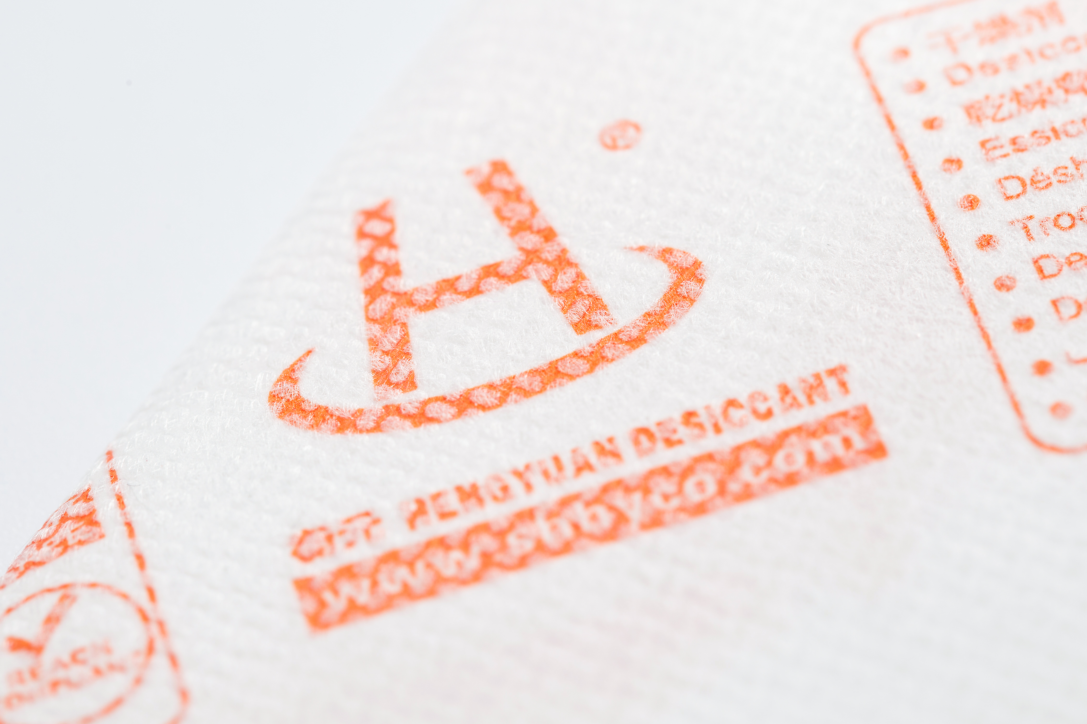 CaCl2 Container Desiccant Bags , 99% Purity Moisture Absorbing Desiccant