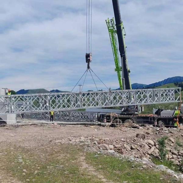 Hot Dipped Galvanized Prefabricated Truss Bridge Mill Steel Pipe Bridge