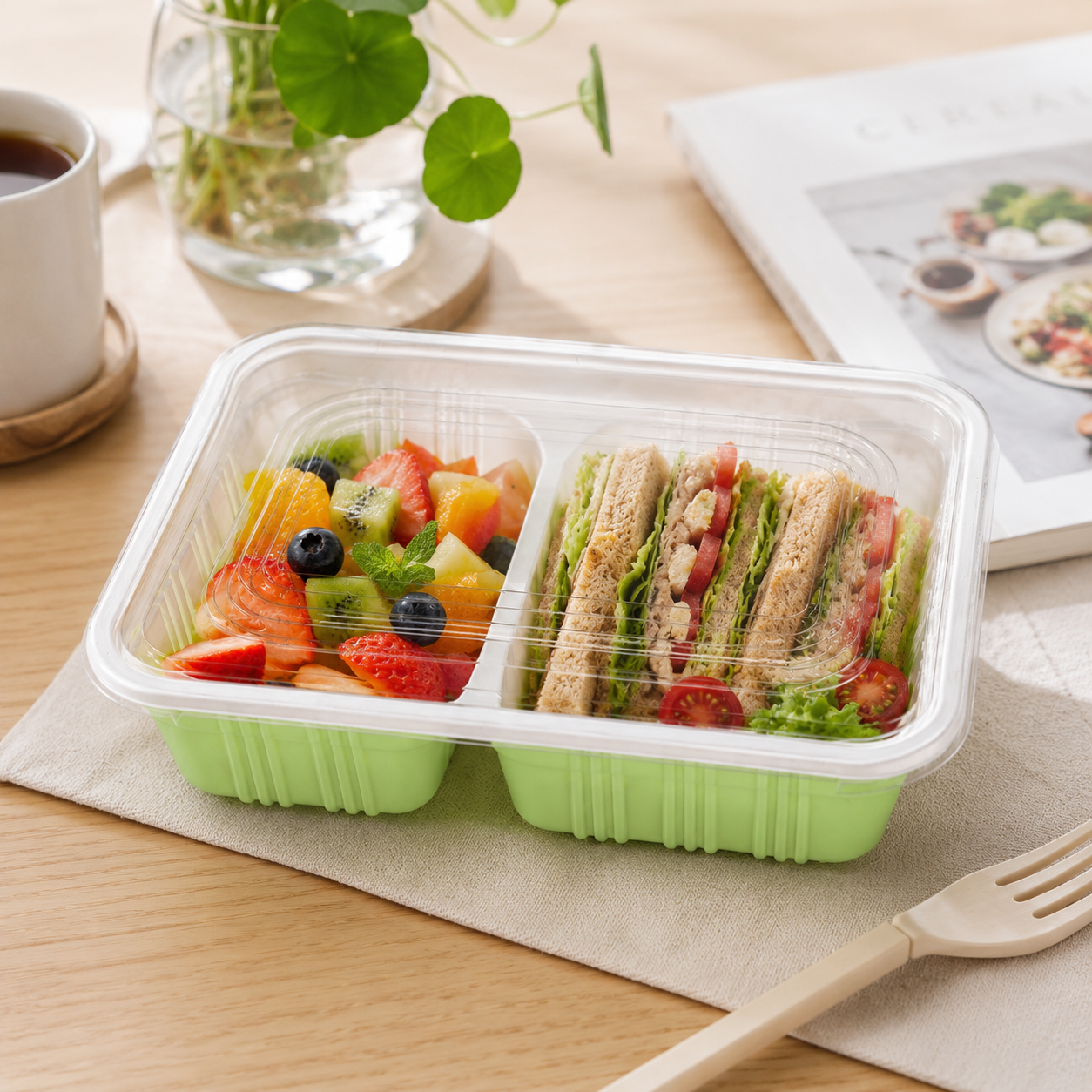 Meal Prep Multi Compartment Trays Two Section Green PP Food Container with Clear Lid