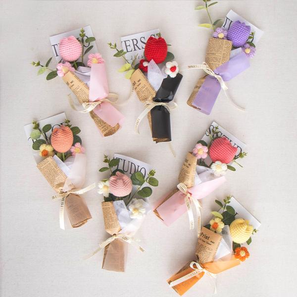 Cross border popular handmade crochet carnation knitting yarn flower rose gift box Mother's Day finished bouquet gift