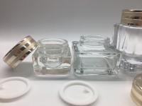 Los tarros de cristal del pequeño cuadrado clásico de lujo electrochapan la impresión con el casquillo metálico