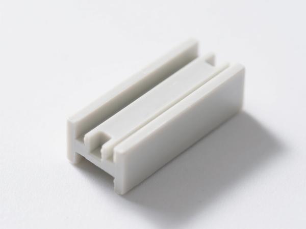 Traitement de pièces en plastique de haute précision avec inspection dimensionnelle complète
