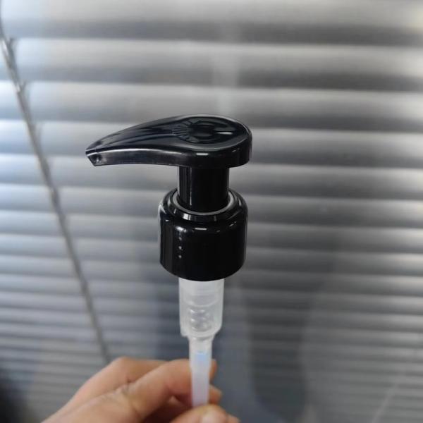 PP Lotion Pump Fine Ribbed Closure Saddle Head Plastic Screw Lock Lotion Pump