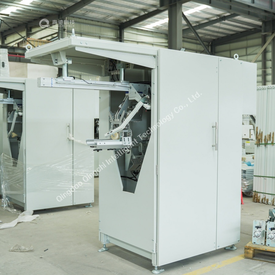 pouch feeder machine