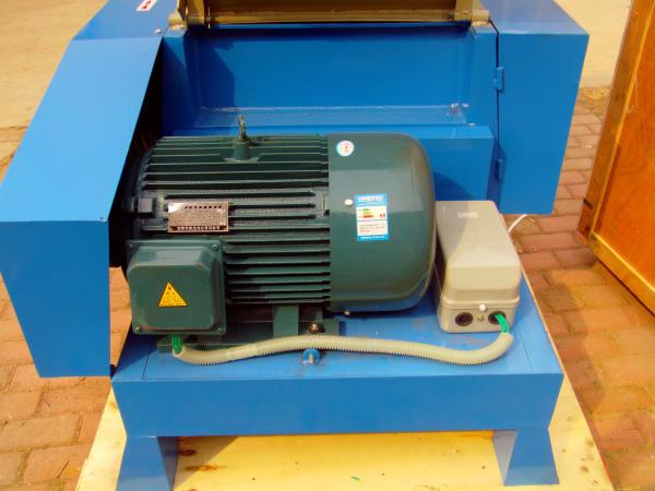 200-600KG/H Cow Bone Grinder Essential for Fruit Processing Plant Operations