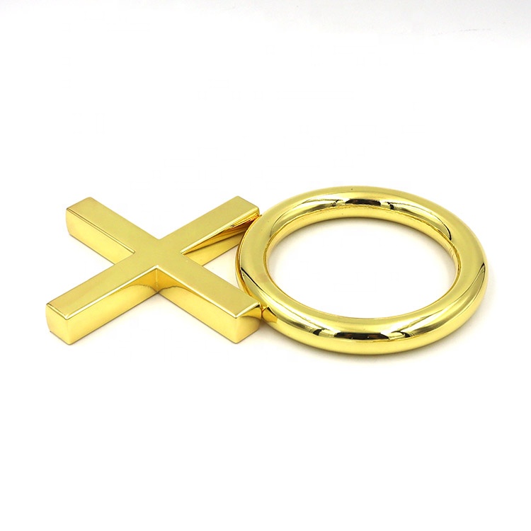 Customized Logo XO Chess Game with Zinc Alloy Material and Modern Style Metal Chessboard
