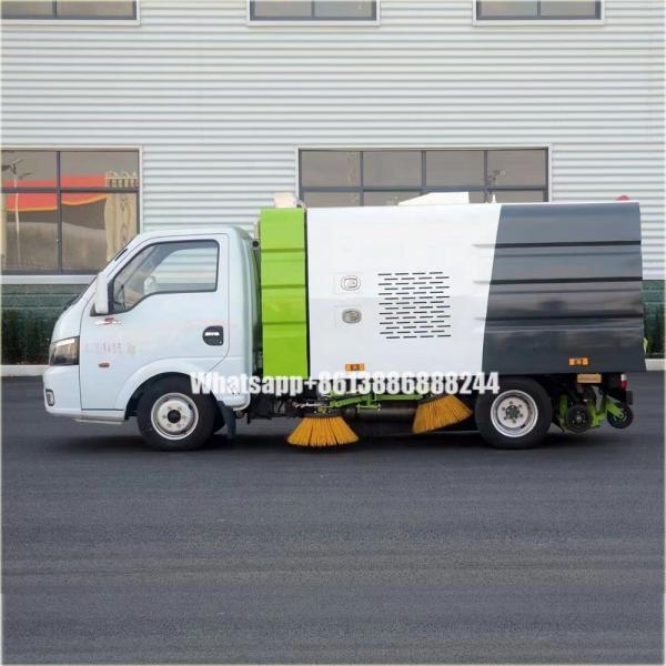 Dongfeng   2800 Liters   Vacuum Cleaner      Wash the Sweeping Truck    High Pressure Cleaning Trucks