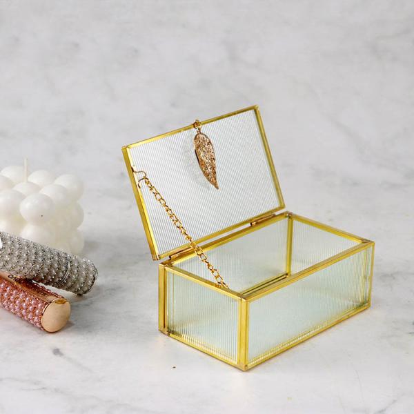 Europe vintage dustproof clamshell copper color classic glass artifact eternal flower buckle money jewelry box