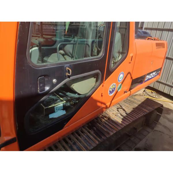 Orange Doosan Excavator 22 Tons 195 Power 1.2M Bucket Capacity