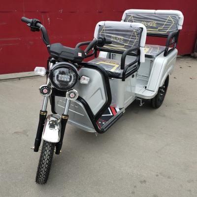 30-50Km/H Leisure Electric Tricycle For Home Use 4 Passengers