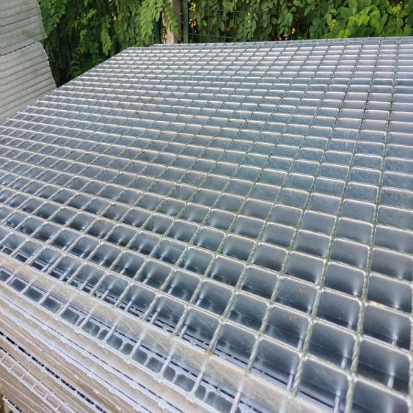 Grils galvanisés plongés chauds de plancher en métal, acier Mesh Grating de couverture d'arbre de drainage