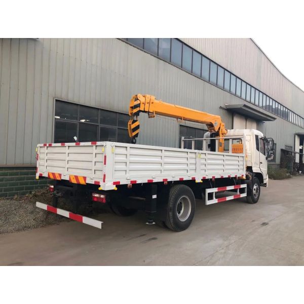 Mobile Telescopic Truck Mounted Crane 6.3tons 5tons 3 Boom 4 Boom Crane Truck 700p Type