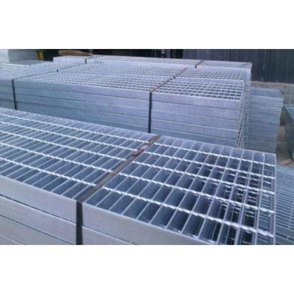 Q235 Q345 S275 Metal Walkway Grating With 30*100 Pitch Customized