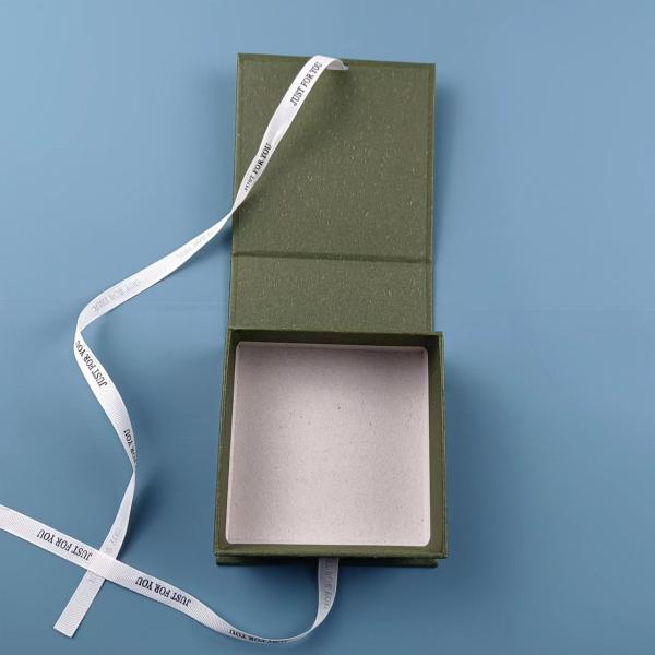 Ожерелья на заказ Закрытие крышка Эко картон складной маленький ювелирный подарочный бумажный ящик с лентой