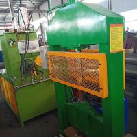 Máquina de corte de baleias de chapa de borracha com pista de alimentação