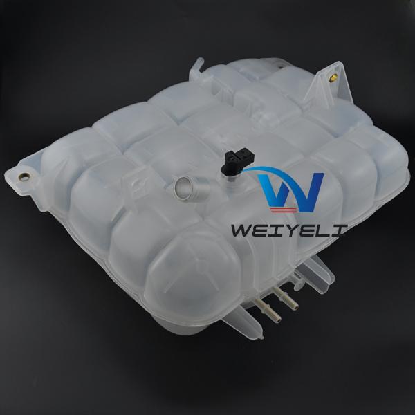 VOE21883433 22430043 22821826 21360161 EC900 Forklift Expansion Tank And Sensor Volvo FH Truck Auxiliary Water Bottle Industrial Machinery