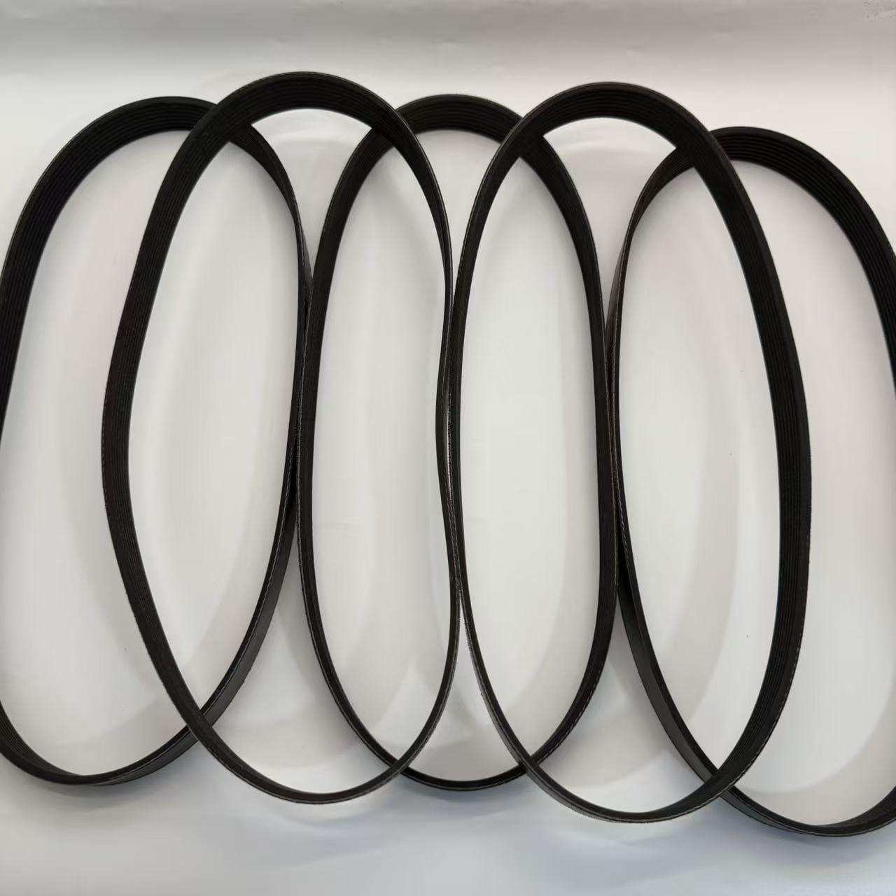 Gates TruckRunner Multi Rib Belt 8PK 10PK, Serpentine Belt For Commercial Vehicle Bus Truck Engine