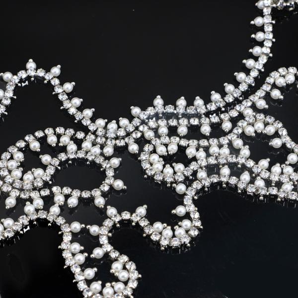 Electroplated Silver Pearl And Rhinestone Necklace 0.9cm Width