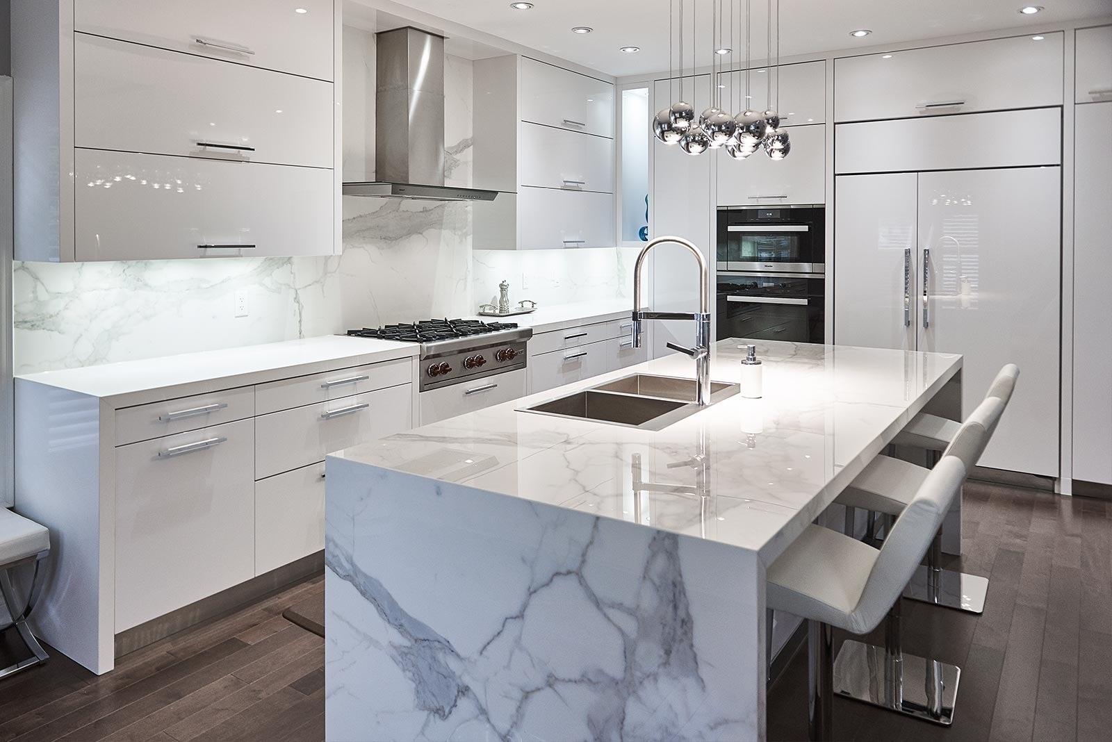 Veneer and Lacquer Finished Modular Kitchen Cabinets for European Style Luxury Design