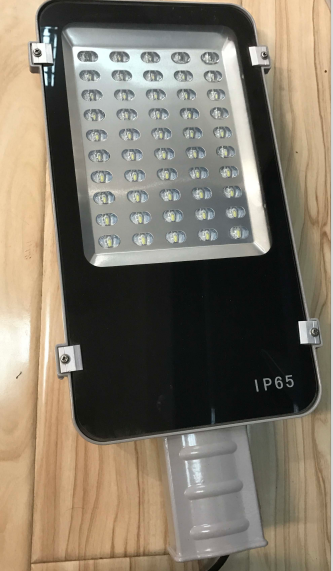 IP65 Waterproof 5-Year Warrany Outdoor LED Street Lights 50W 80W 100W 150W Street Light With Solar Panel RoHS Approved