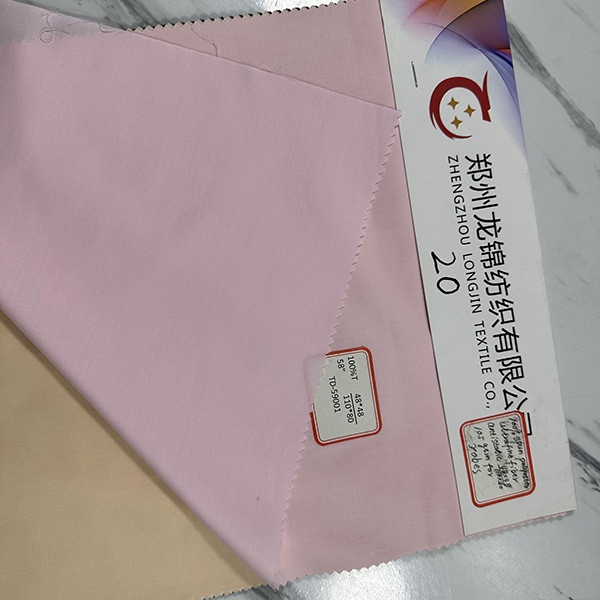 100 Polyester Robe Fabric 48*48 110*80 105GSM Clothing Fabric Anti Wrinkle Dyed