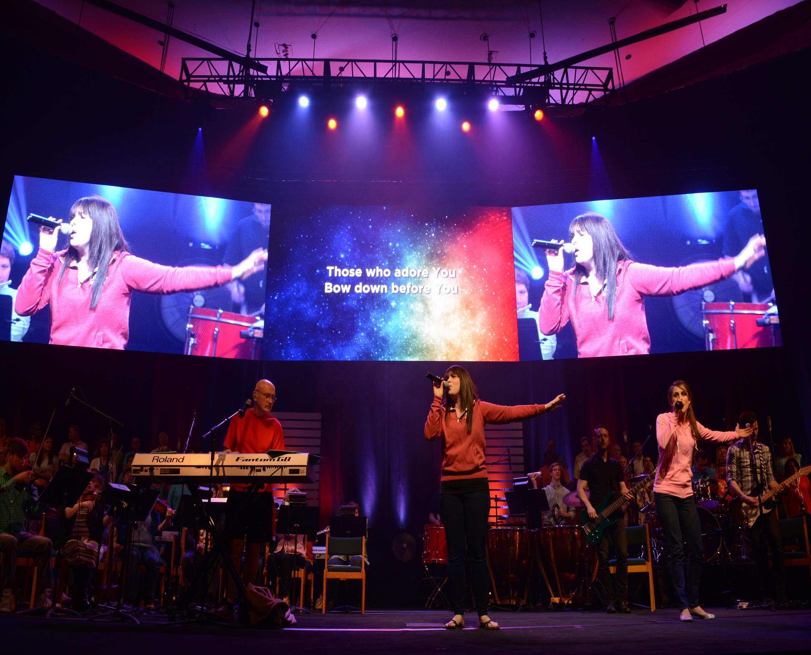 500*1000 mm cabinet and 3840 refresh rate Indoor Full Color Led Display P3.91 Stage Advertising Background