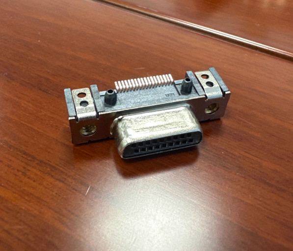 74960-3018 74960-3028 74960-3038 74960-3048 74960-3072 Connecteur de prise féminin