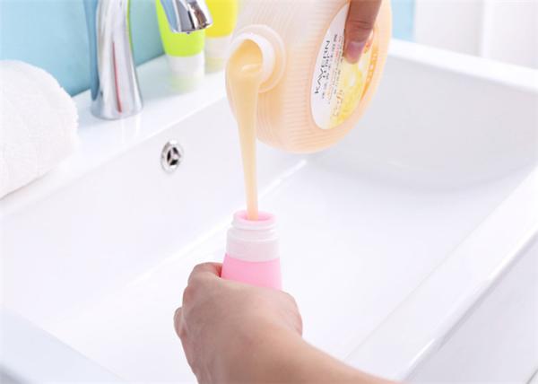 FDA Silicone Travel Bottle Set Custom Color Food Grade silicone baby bottle