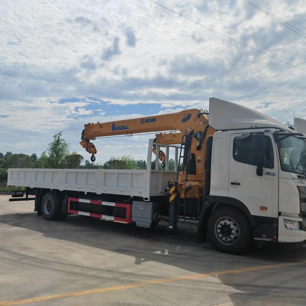 HINO 700 Truck Mounted Mobile Crane , XCMG 12Ton GSQS300-5 Straight Crane