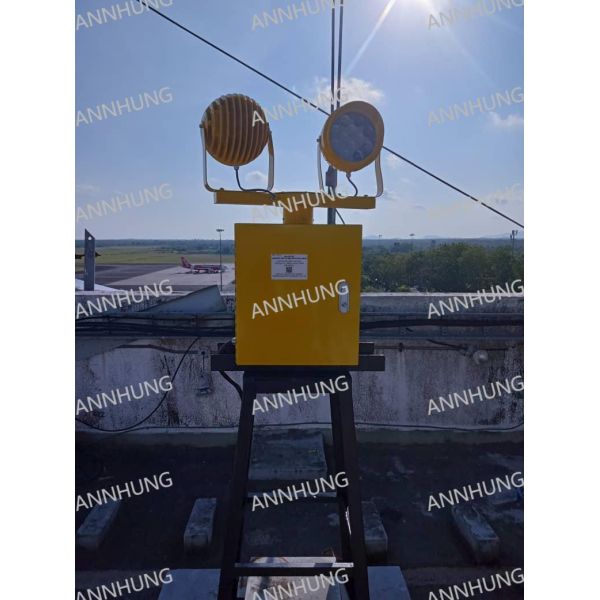 LED Airport Rotating Beacon with IP66 Waterproof and ICAO Annex 14 Compliant Helipad Light