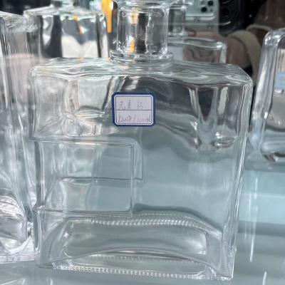 500 ml 750 ml 1000 ml Flint Glass Vodka Brandy Bottle Custom Spirit Vodka Glass Bottle