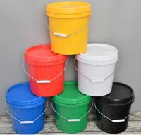0.8-1,5 mm épaisseur bouteille en plastique rond avec une surface lisse et comme logo requis