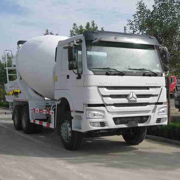 Sinotruk 3m3 5m3 10m3 Concrete Construction Equipment / Small Concrete Truck