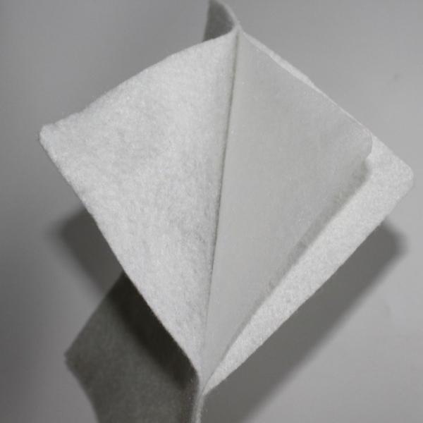 Geotêxtil não tecido 300gsm 1,5 mm LLDPE forro de geomembrana para viveiro de peixes