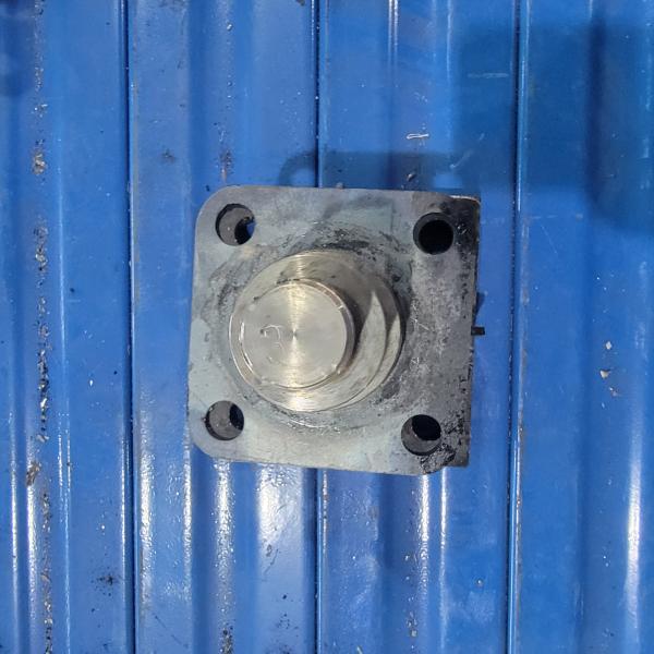 OEM ODM 7000 Lb Trailer Axle Spindle Heavy Duty Stub Axles