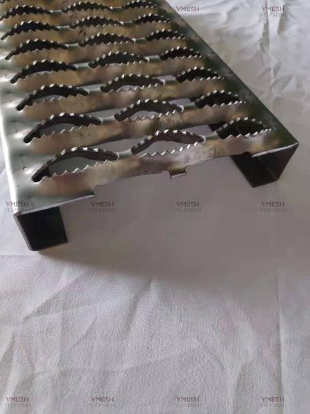Grille à poignée galvanisée en acier diamanté pour chemins de marche industriels