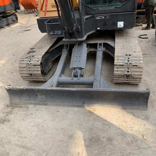 Excavateur Sany SY60 en bon état avec conception originale et poids de fonctionnement de 6000 kg