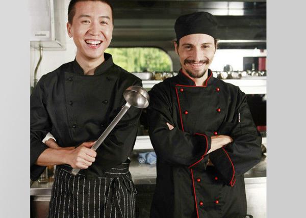 Men Polyester Fabric Kitchen Staff Uniforms Rollable Cuffs Black And White With Hat