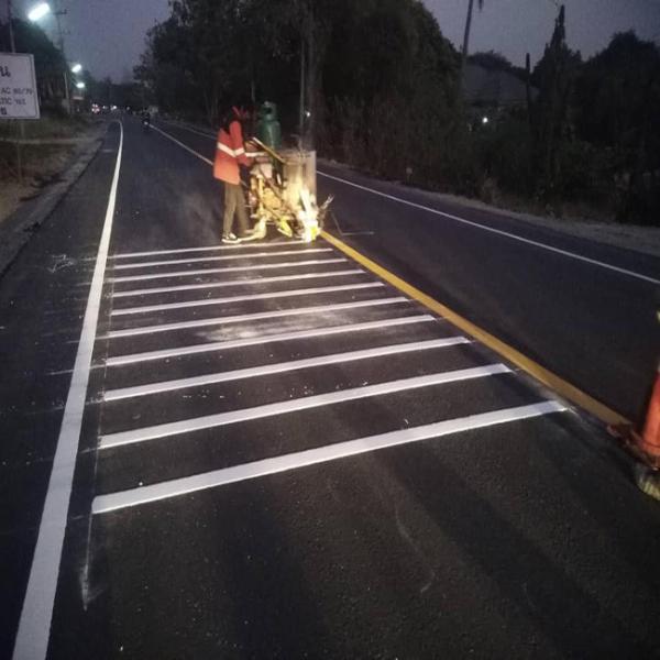 Quick Drying Thermoplastic Road Marking Paint with Strong Adhesion and Long Lasting Durability for Traffic Lines