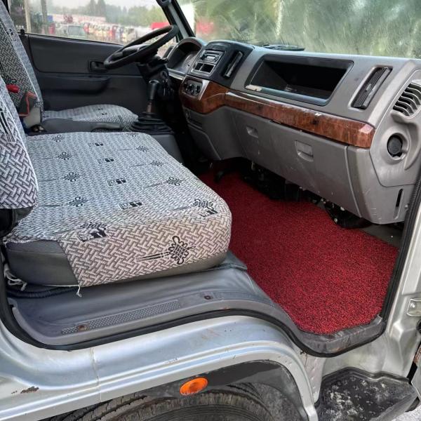 5000 литровый водяной грузовик с очистителем воды и максимальным крутящим моментом 2000-2500 Нм