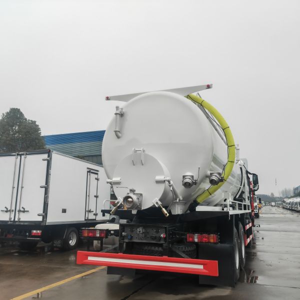 Howo Vacuum Sewer Cleaner Tank Sewage Tanker Camiones Septic Suction Truck