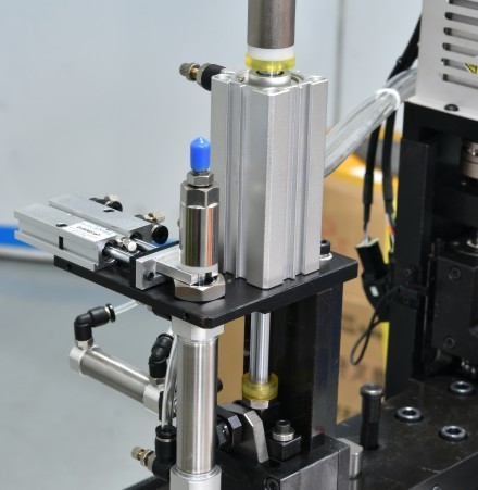 Steel Bar Raw Material Steel Rule Bender Machine for Graphic10-B 1.5MM Min End Length