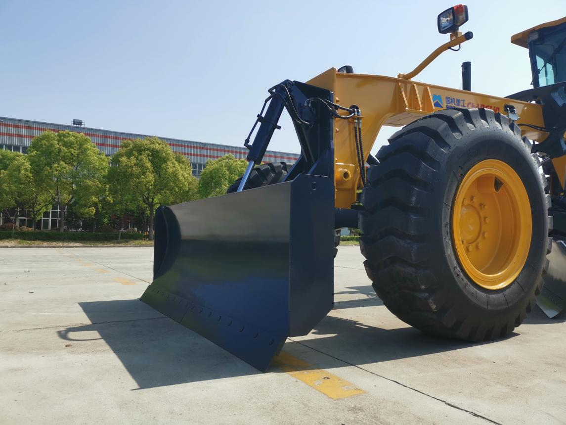 Чанлин компактный двигатель классификатор тяжелое оборудование PY180H 180hp с лысой 12 футов / 10 футов