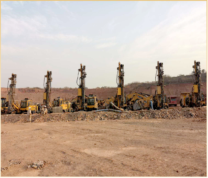 Jinke JK930 Truck Mounted Water Well Drilling Rig 300m Depth 6X4 Chassis Air DTH Hammer Mud Rotary