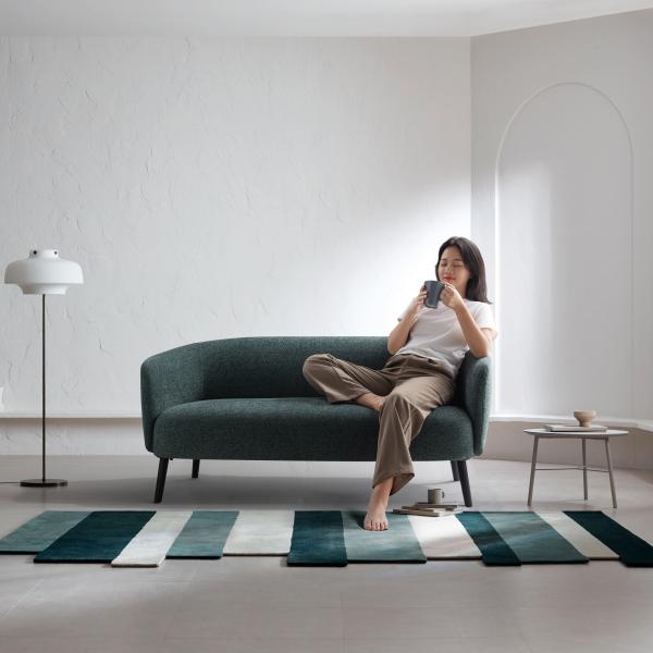 Plush Modern Office Couch , Bouncy Fabric Waiting Area Sofa For Small Spaces