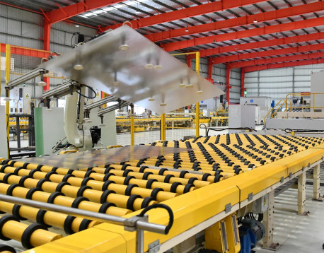 Высокосветное хранилище Солнечное фотоэлектрическое стекло Отличная устойчивость к погодным условиям Прочность на растяжение ≥ 50 МПа