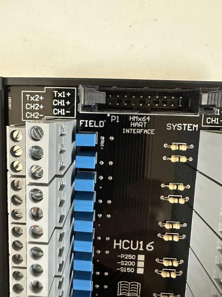 L'unité de connexion HART de l'instrument HCU16 MTL